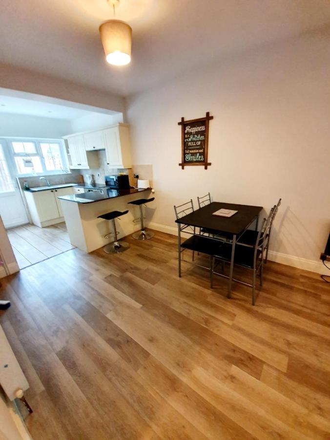 Beautiful 3 Bedroom House At The Sea Front - Amazing Location 桑斯安 外观 照片